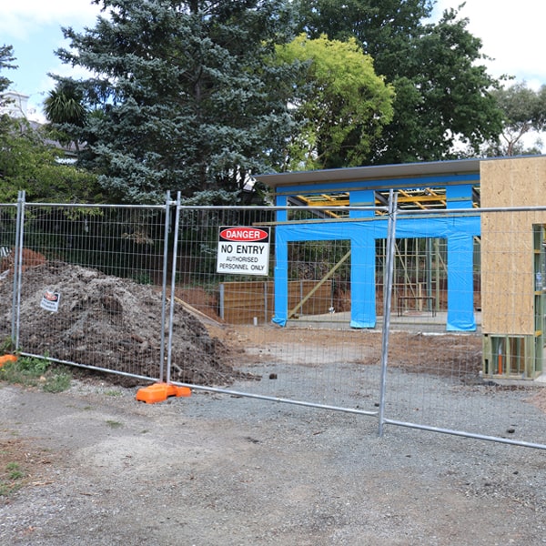 do you deliver and install temporary fencing and what's the cost for this in Spraggs PA